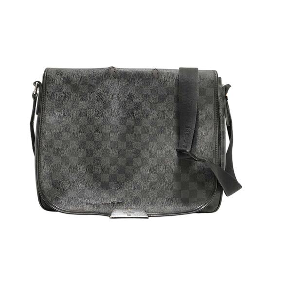 LOUIS VUITTON Damier Graphite Daniel MM Messenger Shoulder Bag N58033 - Picture 1 of 16